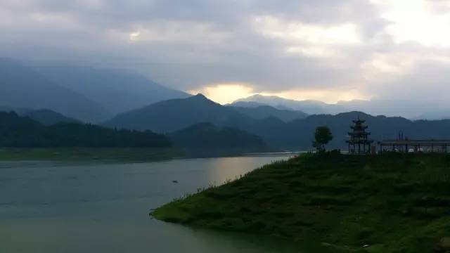 雅女湖最新天氣速遞，全面概覽與旅行必備指南